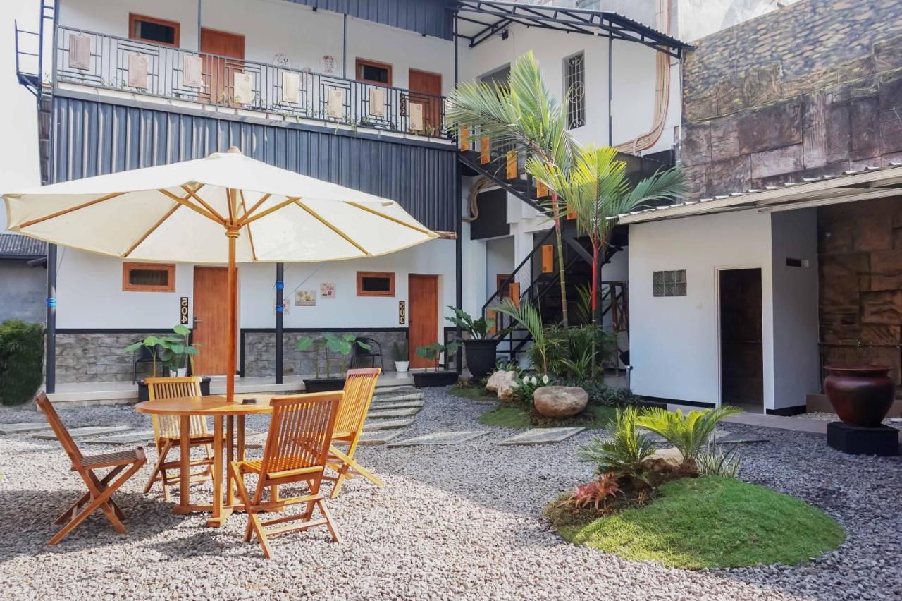 Reddoorz Near Velodrome Malang 2 Hotel Ngadipuro Bagian luar foto