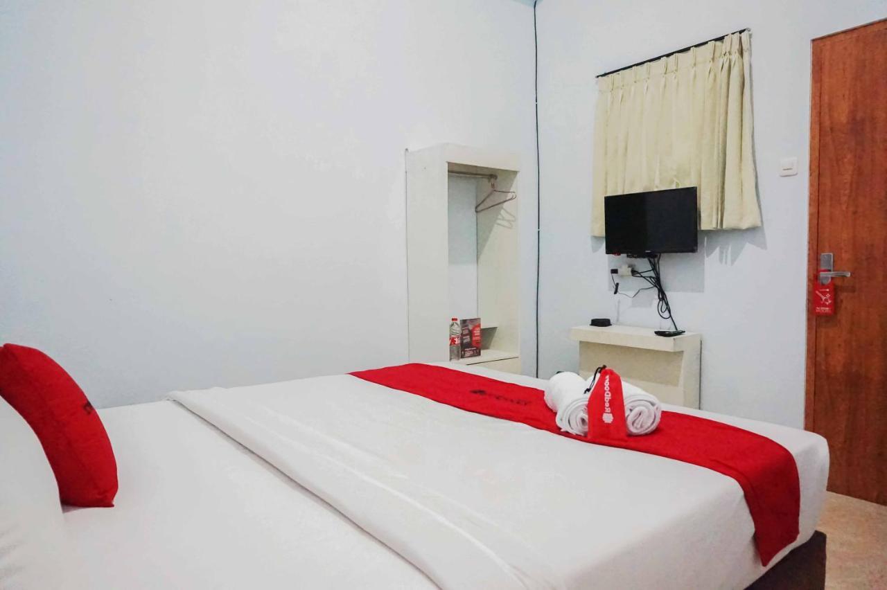 Reddoorz Near Velodrome Malang 2 Hotel Ngadipuro Bagian luar foto