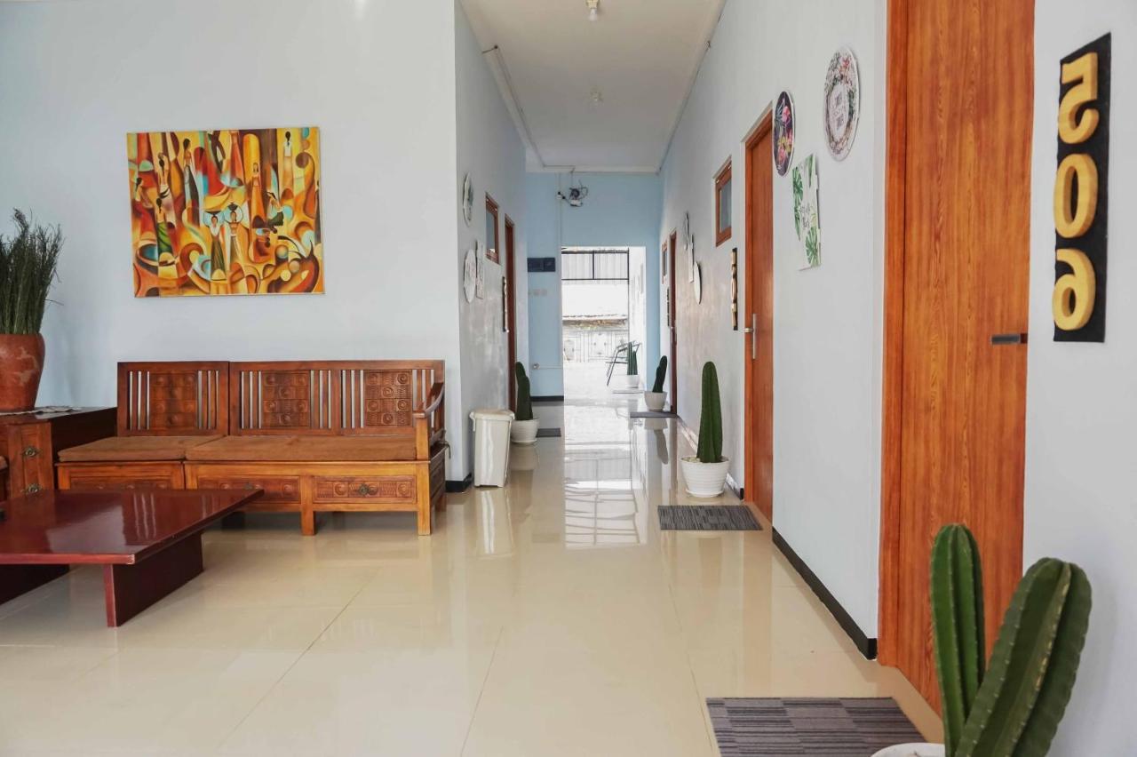 Reddoorz Near Velodrome Malang 2 Hotel Ngadipuro Bagian luar foto