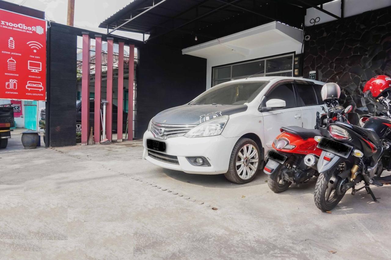 Reddoorz Near Velodrome Malang 2 Hotel Ngadipuro Bagian luar foto