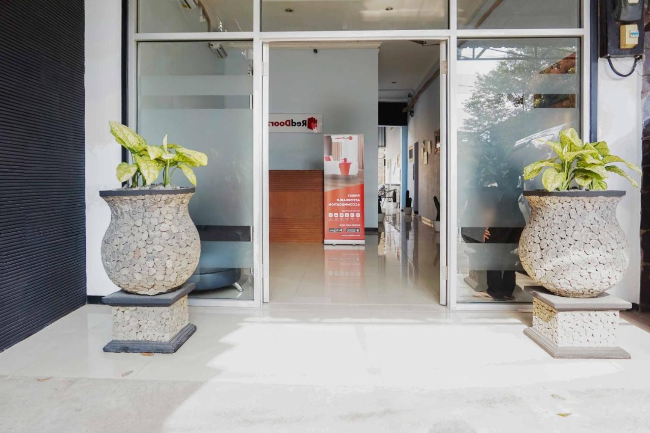Reddoorz Near Velodrome Malang 2 Hotel Ngadipuro Bagian luar foto