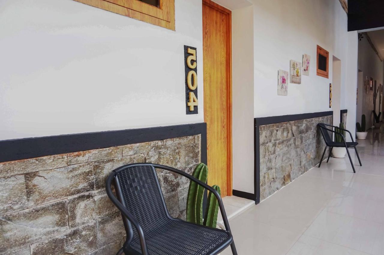 Reddoorz Near Velodrome Malang 2 Hotel Ngadipuro Bagian luar foto